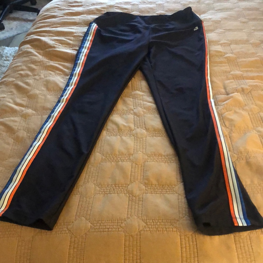 Liz Claiborne, athletic pants
